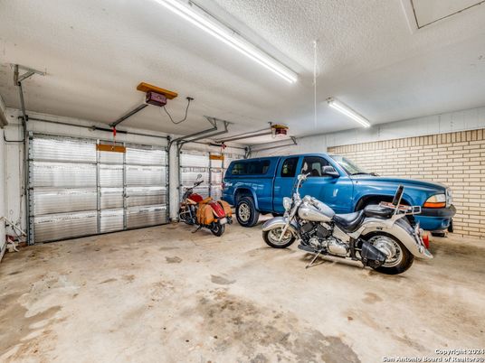 Garage, Interior, Stone Walls
