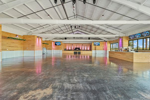 Garage, Interior