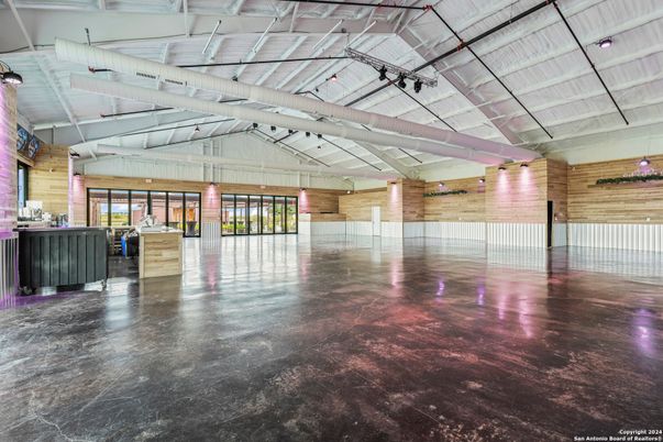 Garage, Interior