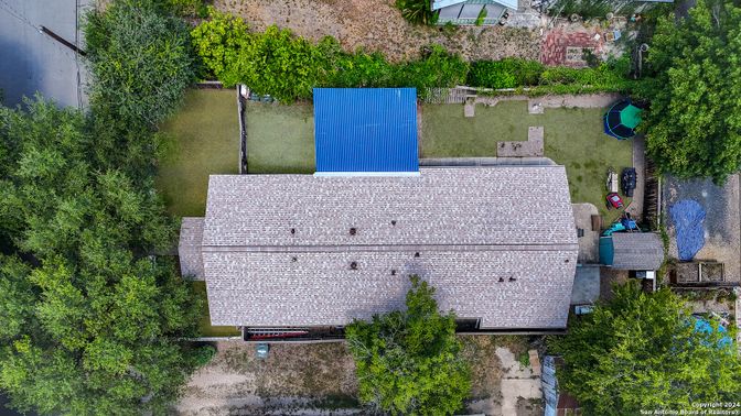 Exterior, Drone