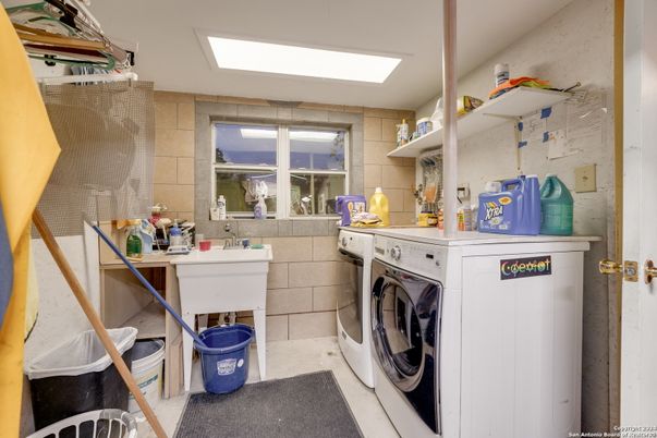 Interior, Washer