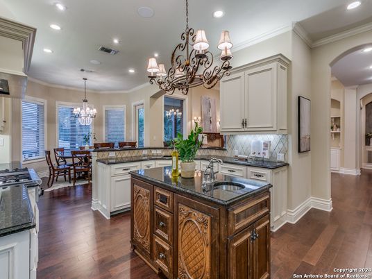 Chandelier, Dining room, Interior, Kitchen, Recessed Lighting, Wood Texture Flooring