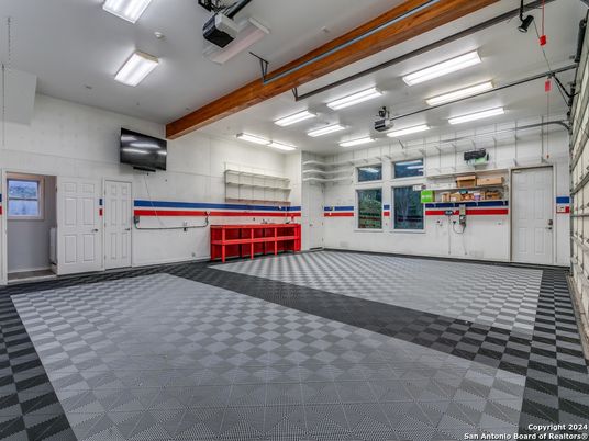 Garage, Interior