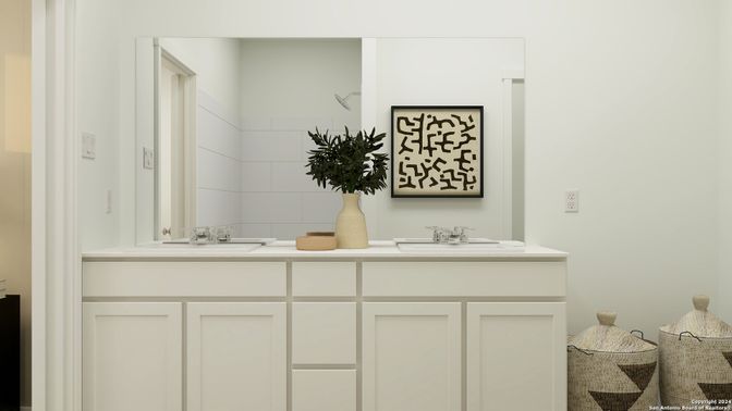 Bathroom, Dual Sink Vanities, Interior