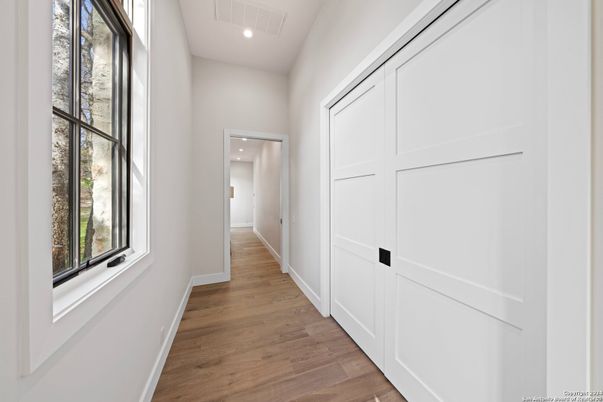 Interior, Recessed Lighting, Wood Texture Flooring