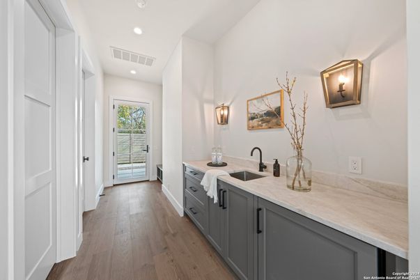 Interior, Recessed Lighting, Wood Texture Flooring