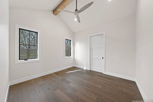 Empty room, Interior, Recessed Lighting, Wooden Beams, Wood Texture Flooring