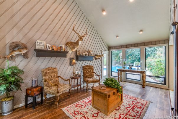 Interior, Recessed Lighting, Wood Texture Flooring