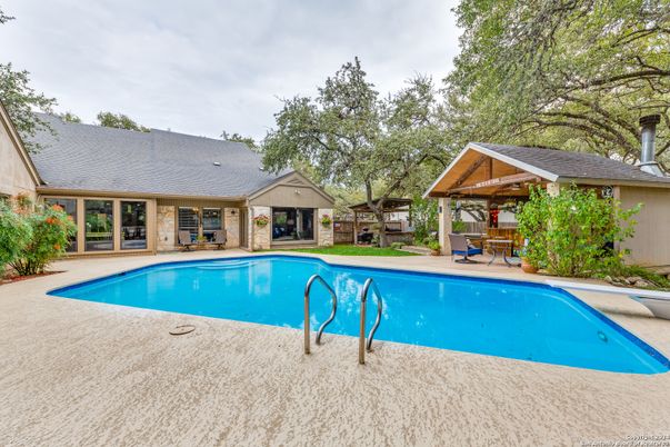 Exterior, Pool