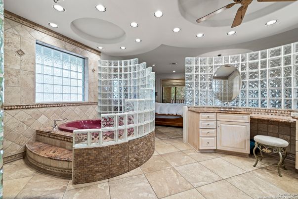 Bathroom, Interior, Recessed Lighting