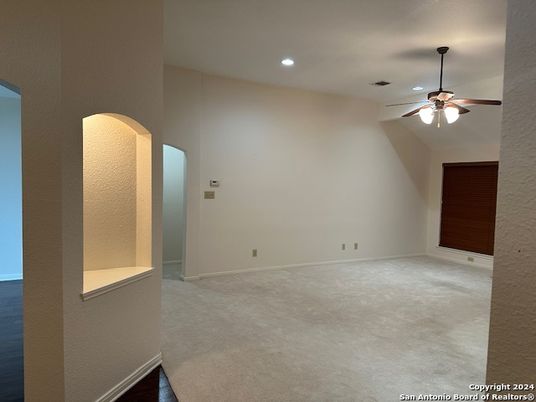 Empty room, Interior, Recessed Lighting