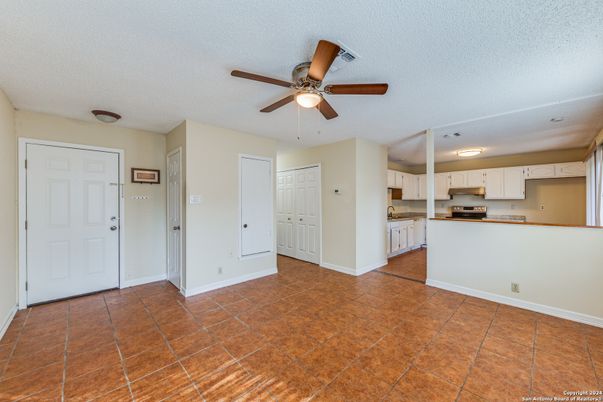 Empty room, Interior, Kitchen