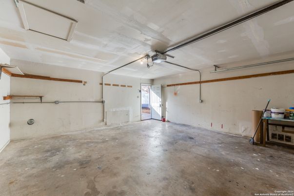 Garage, Interior