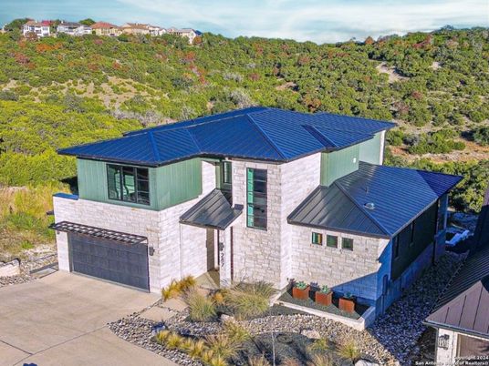 Attached, Exterior, Facade, Mediterranean
