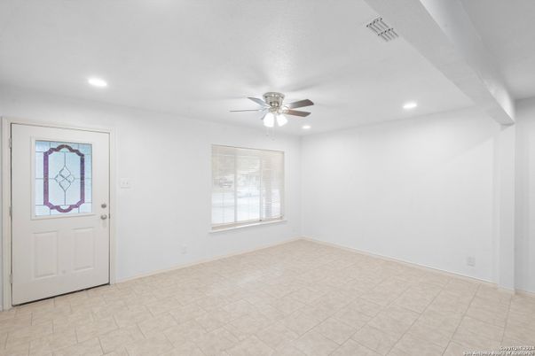 Empty room, Interior, Recessed Lighting