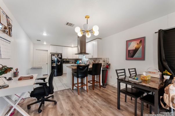 Dining room, Interior, Kitchen, Pendant Lights, Recessed Lighting, Wood Texture Flooring