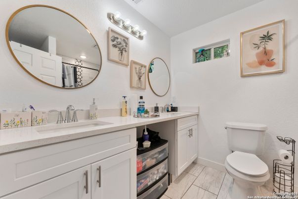 Bathroom, Dual Sink Vanities, Interior