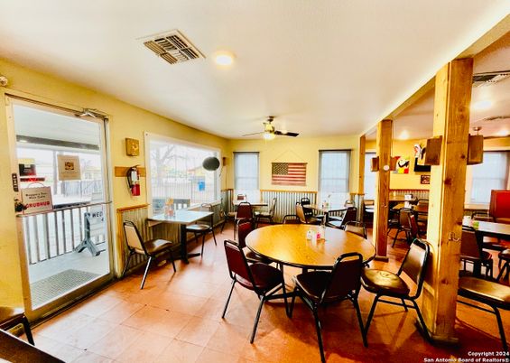 Dining room, Interior, Recessed Lighting