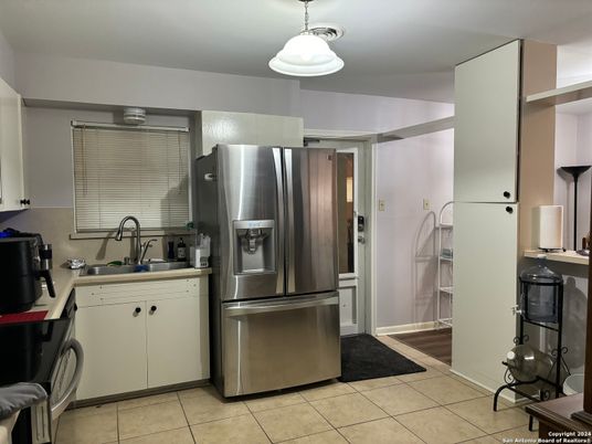 Interior, Kitchen, Pendant Lights, Stainless Steel Appliances