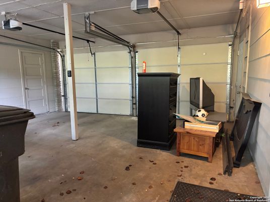 Garage, Interior