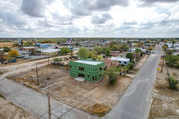 Exterior, Drone