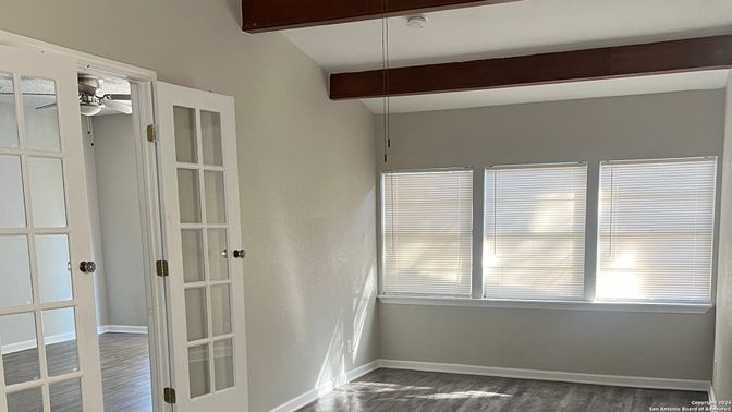 Empty room, Interior, Wooden Beams, Wood Texture Flooring