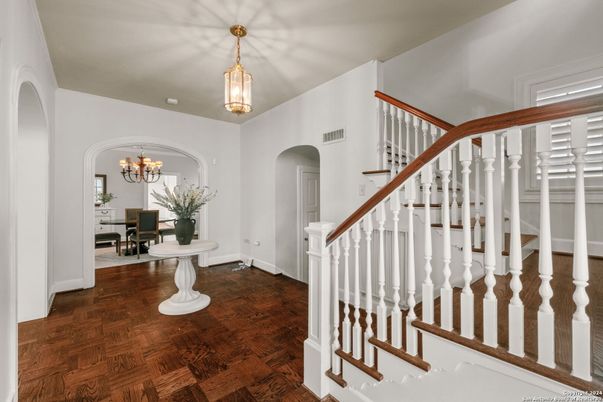 Chandelier, Interior, Wood Texture Flooring