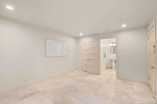 Bathroom, Empty room, Interior, Recessed Lighting