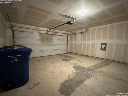 Garage, Interior