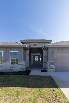 Attached, Exterior, Facade, Ranch