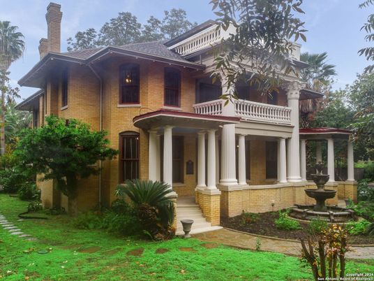 Exterior, Facade, Brick Facade, American Foursquare