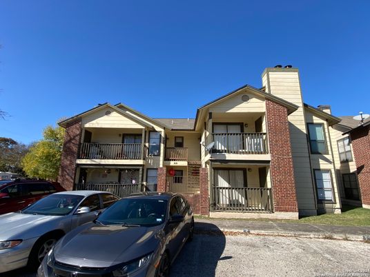 Exterior, Facade, Brick Facade, Rowhouse