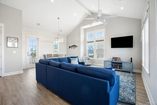 Interior, Living room, Pendant Lights, Recessed Lighting, Wood Texture Flooring
