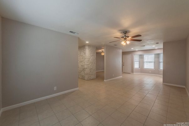 Empty room, Interior, Recessed Lighting