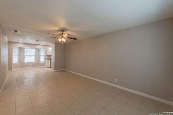 Empty room, Interior, Recessed Lighting