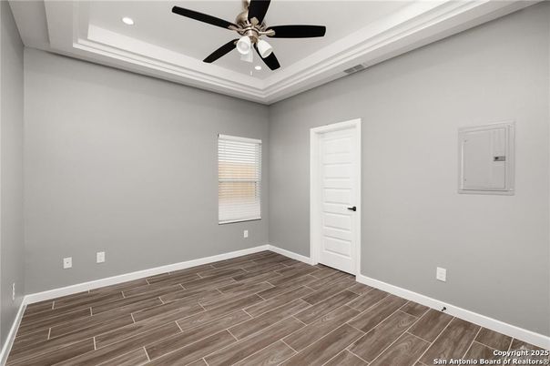 Empty room, Interior, Recessed Lighting, Wood Texture Flooring