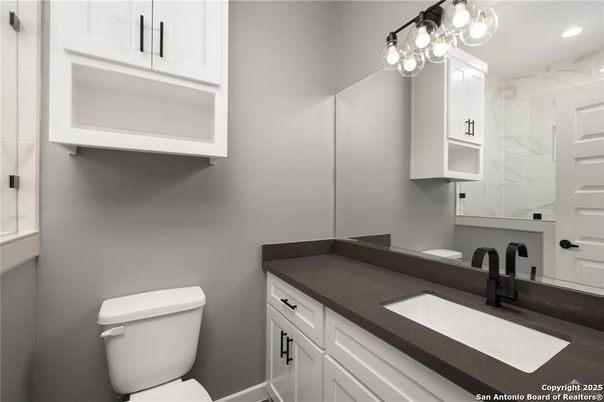 Bathroom, Interior, Recessed Lighting