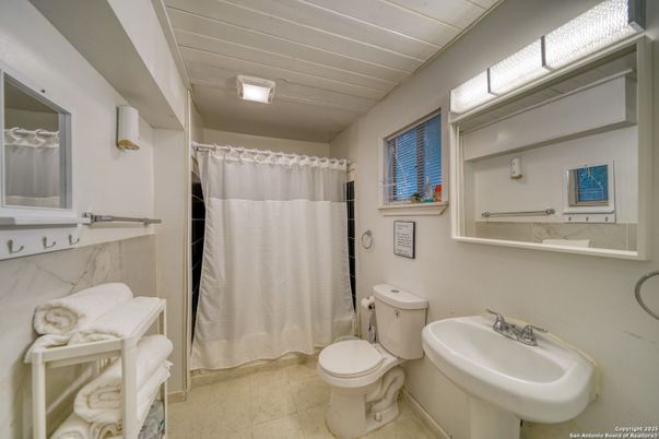 Bathroom, Interior