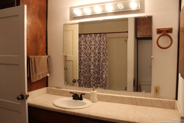 Bathroom, Interior, Tile Countertops