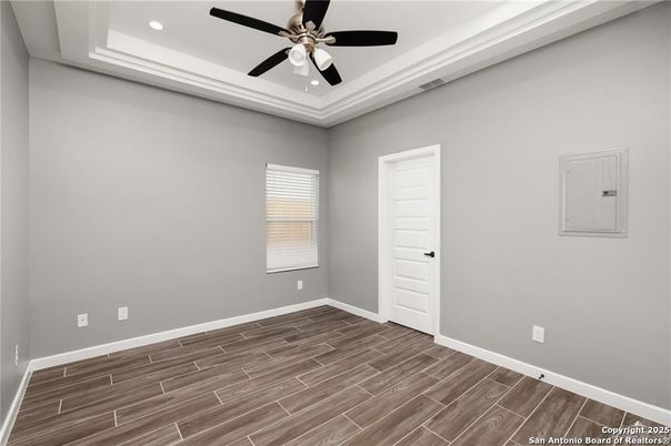 Empty room, Interior, Recessed Lighting, Wood Texture Flooring