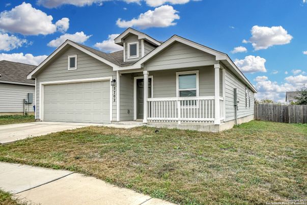 Attached, Exterior, Facade, American Craftsman