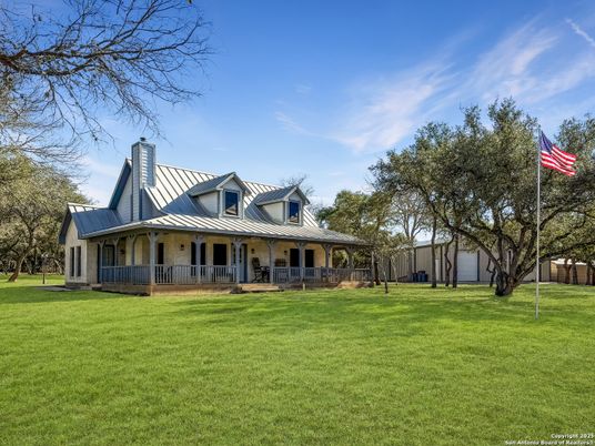 Backyard, Exterior, Facade, Queen Anne Victorian