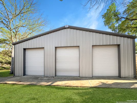 Detached Garage, Exterior