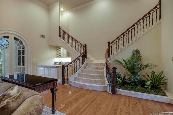 Interior, Recessed Lighting, Wood Texture Flooring