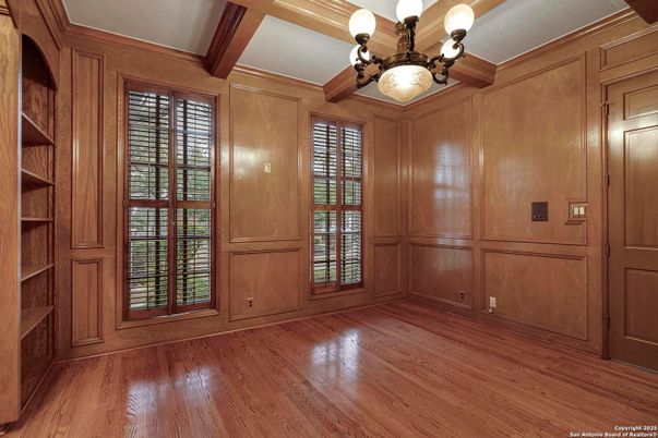 Chandelier, Empty room, Interior, Wooden Beams, Wood Texture Flooring, Wooden Walls
