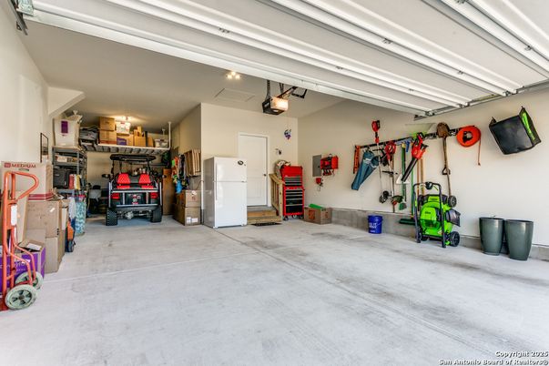 Garage, Interior