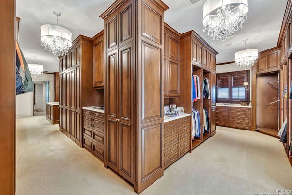 Chandelier, Interior, Walk-in Closets