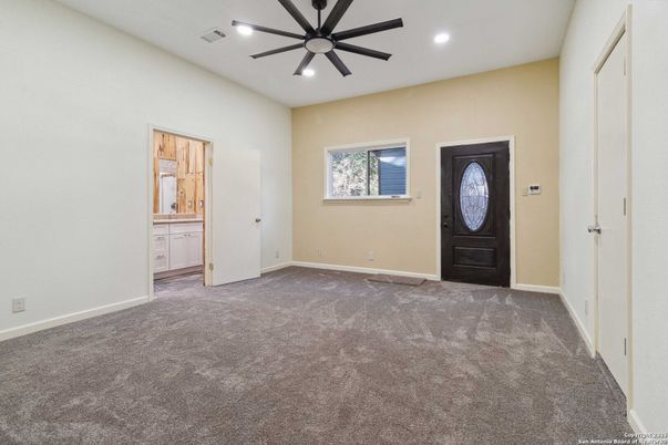 Empty room, Interior, Recessed Lighting