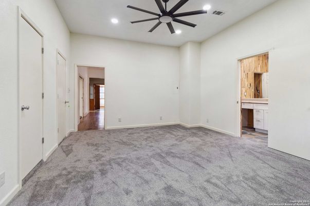 Bathroom, Empty room, Interior, Recessed Lighting