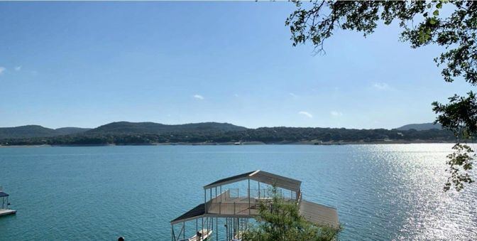 Exterior, Lake